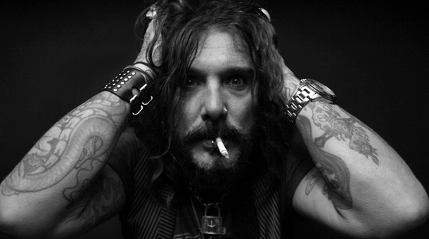 John Corabi (ex-Motley Crue) s-a insurat!